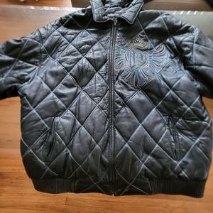 Size 54 mens navy blue quilted Pelle Pelle leather jacket.